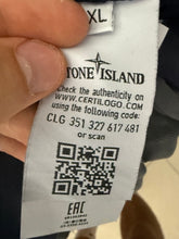 Lade das Bild in den Galerie-Viewer, Stone Island Hoodie
