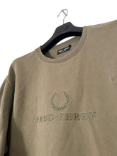 Lade das Bild in den Galerie-Viewer, Fred Perry Pullover - XL
