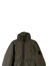 Lade das Bild in den Galerie-Viewer, Stone Island Daunenjacke - M

