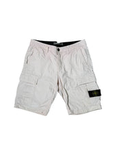 Lade das Bild in den Galerie-Viewer, Stone Island Cargo Shorts - W34
