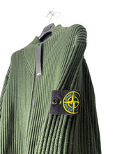 Lade das Bild in den Galerie-Viewer, Stone Island Strickjacke - XL
