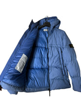 Lade das Bild in den Galerie-Viewer, Stone Island Daunenjacke - L

