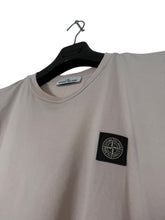 Lade das Bild in den Galerie-Viewer, Stone Island T-Shirt - M
