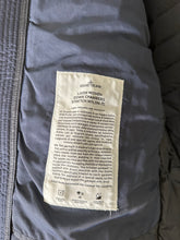 Lade das Bild in den Galerie-Viewer, Stone Island Steppjacke
