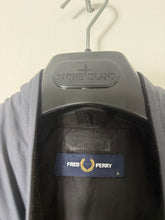 Lade das Bild in den Galerie-Viewer, Fred Perry Jacke - L

