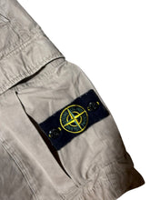 Lade das Bild in den Galerie-Viewer, Stone Island Cargo Shorts - W32
