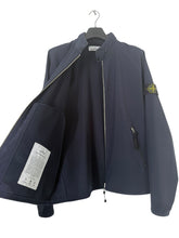 Lade das Bild in den Galerie-Viewer, Stone Island Softshell Jacke - L
