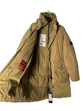 Lade das Bild in den Galerie-Viewer, CP Company Wintermantel - XL
