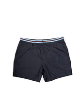 Lade das Bild in den Galerie-Viewer, Fred Perry Shorts - XXL
