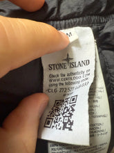 Lade das Bild in den Galerie-Viewer, Stone Island Daunenjacke - M
