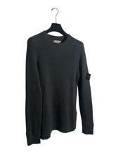 Lade das Bild in den Galerie-Viewer, Stone Island Strickpullover - M
