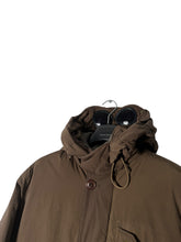 Lade das Bild in den Galerie-Viewer, CP Company Winterjacke - M
