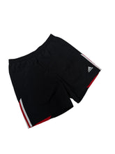 Lade das Bild in den Galerie-Viewer, Adidas Shorts - M
