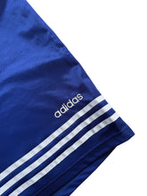 Lade das Bild in den Galerie-Viewer, Adidas „Bayern München“ Shorts
