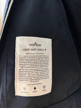 Lade das Bild in den Galerie-Viewer, Stone Island Softshell Jacke - XXL
