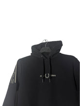 Lade das Bild in den Galerie-Viewer, Fred Perry Hoodie - M
