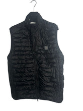 Lade das Bild in den Galerie-Viewer, Stone Island Weste - M
