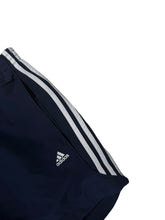 Lade das Bild in den Galerie-Viewer, Adidas Shorts - L

