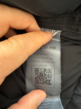 Lade das Bild in den Galerie-Viewer, Stone Island Daunenjacke - XXL
