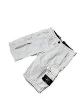 Lade das Bild in den Galerie-Viewer, Stone Island Cargo Shorts - W30
