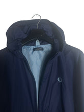 Lade das Bild in den Galerie-Viewer, Fred Perry Jacke - L
