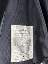 Lade das Bild in den Galerie-Viewer, Stone Island Softshell Jacke - L
