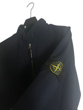 Lade das Bild in den Galerie-Viewer, Stone Island Softshell Jacke - L
