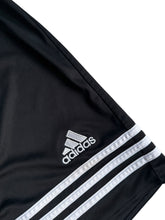 Lade das Bild in den Galerie-Viewer, Adidas Shorts
