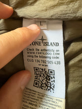 Lade das Bild in den Galerie-Viewer, Stone Island Daunenjacke - L
