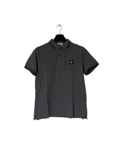 Lade das Bild in den Galerie-Viewer, Stone Island T-Shirt - L
