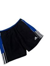 Lade das Bild in den Galerie-Viewer, Adidas Shorts - L
