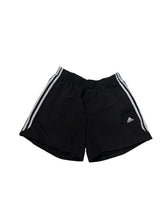 Lade das Bild in den Galerie-Viewer, Adidas Shorts - L
