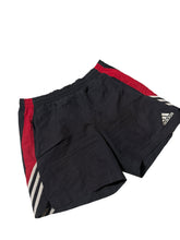 Lade das Bild in den Galerie-Viewer, Adidas Shorts - L

