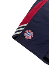 Lade das Bild in den Galerie-Viewer, Adidas Bayern München Shorts - S
