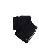 Lade das Bild in den Galerie-Viewer, Adidas Shorts - M
