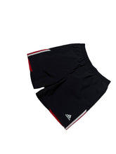Lade das Bild in den Galerie-Viewer, Adidas Shorts - M
