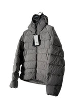 Lade das Bild in den Galerie-Viewer, CP Company Daunenjacke - M
