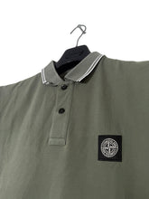 Lade das Bild in den Galerie-Viewer, Stone Island Polo - L
