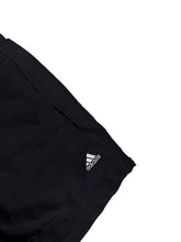 Lade das Bild in den Galerie-Viewer, Adidas Shorts - L
