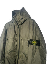 Lade das Bild in den Galerie-Viewer, Stone Island Garment Dyed Crinkle Reps Jacke - XL
