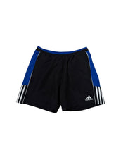 Lade das Bild in den Galerie-Viewer, Adidas Shorts - L
