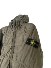 Lade das Bild in den Galerie-Viewer, Stone Island Daunenjacke - M
