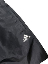 Lade das Bild in den Galerie-Viewer, Adidas Shorts - M
