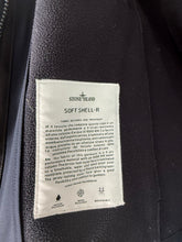 Lade das Bild in den Galerie-Viewer, Stone Island Softshell Jacke - M
