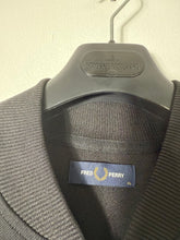 Lade das Bild in den Galerie-Viewer, Fred Perry Trainingsjacke - XL
