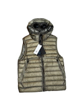 Lade das Bild in den Galerie-Viewer, CP Company Weste - M
