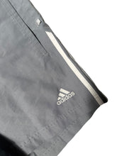 Lade das Bild in den Galerie-Viewer, Adidas Shorts
