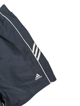 Lade das Bild in den Galerie-Viewer, Adidas Shorts - XL
