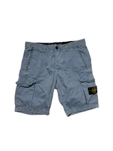 Lade das Bild in den Galerie-Viewer, Stone Island Cargo Shorts - W34
