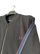 Lade das Bild in den Galerie-Viewer, Fred Perry Trainingsjacke - XL
